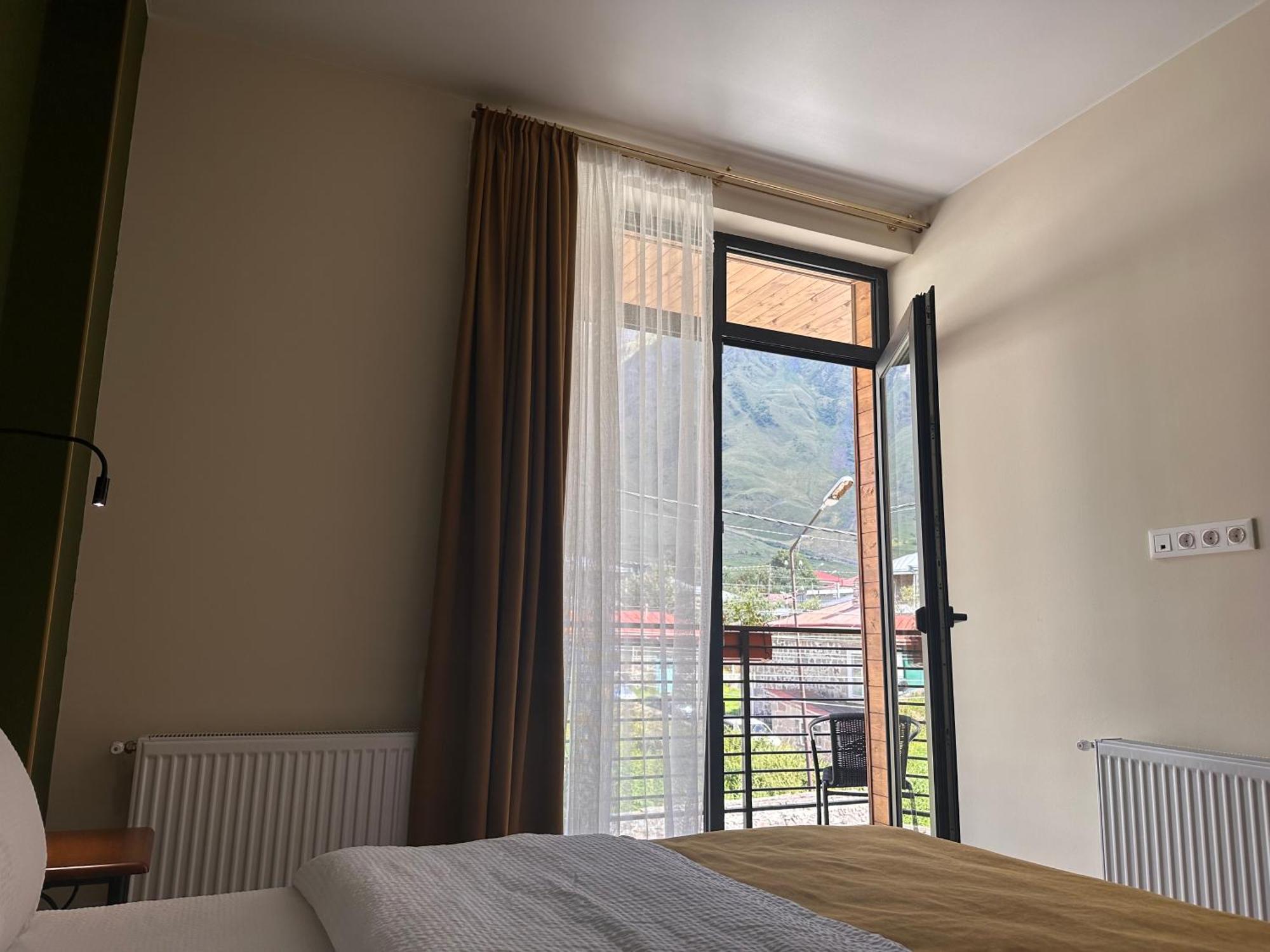 Hotel Mountime Kazbegi Exterior foto