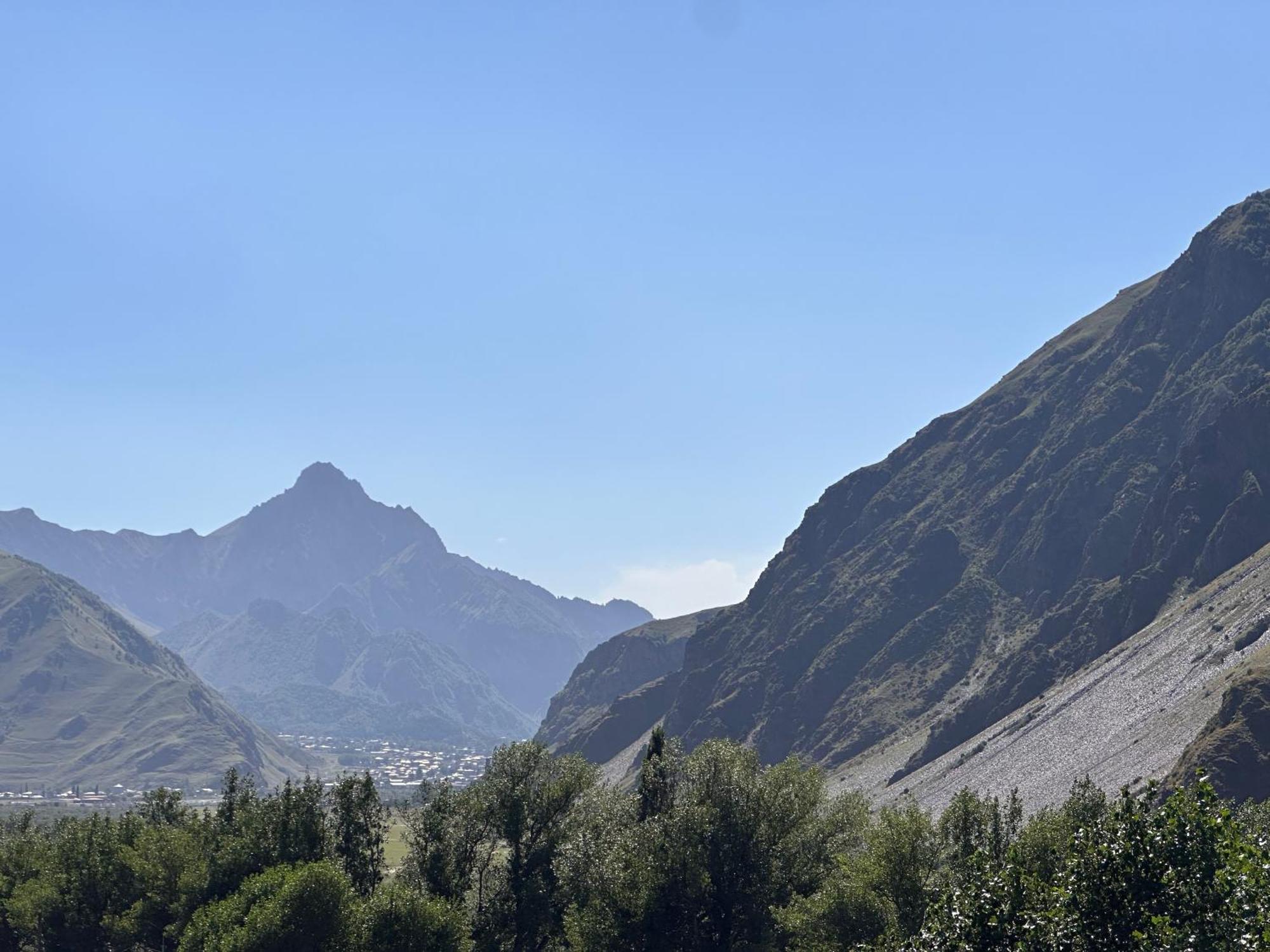 Hotel Mountime Kazbegi Exterior foto